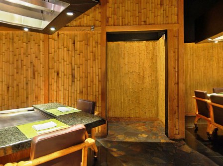 интерьер с бамбуковыми обоями