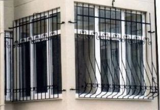 решетки на окнах для охраны дома